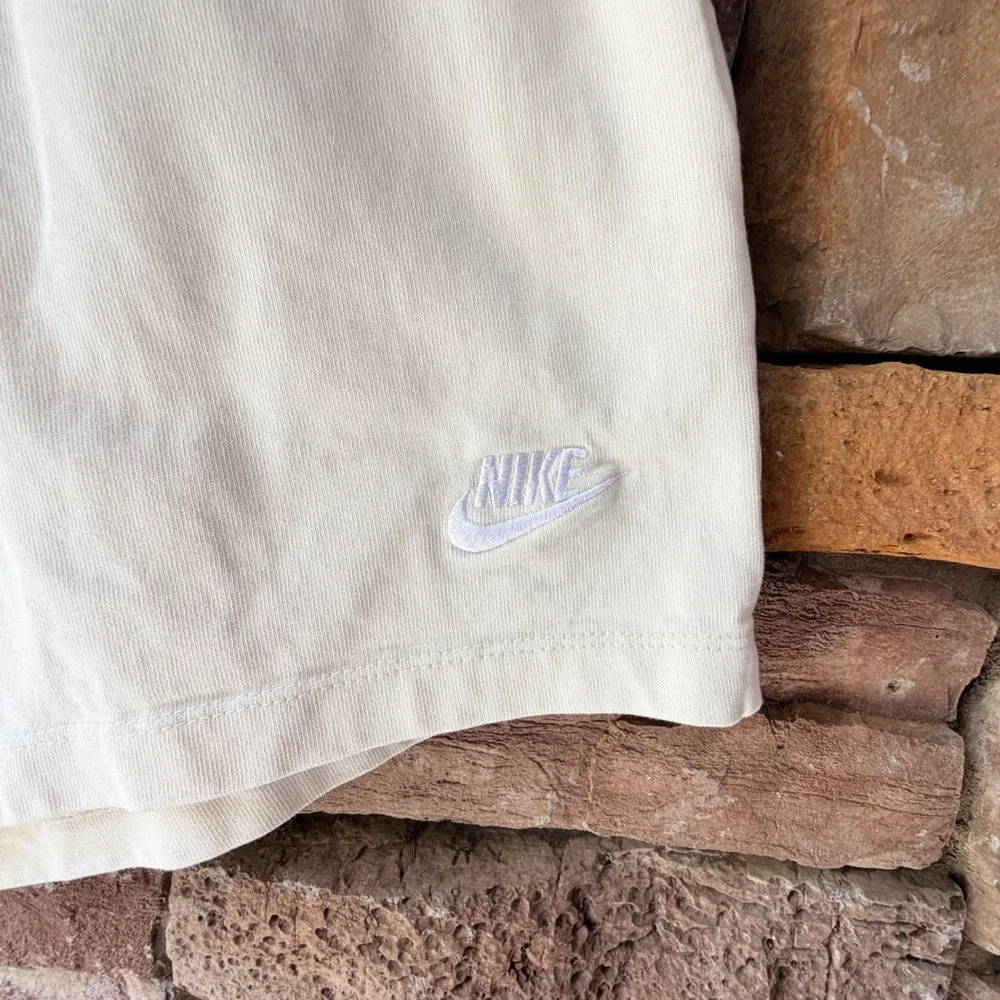 Nike Womens Medium  Pale Yellow Shorts Sportswear Essential Cotton High Rise